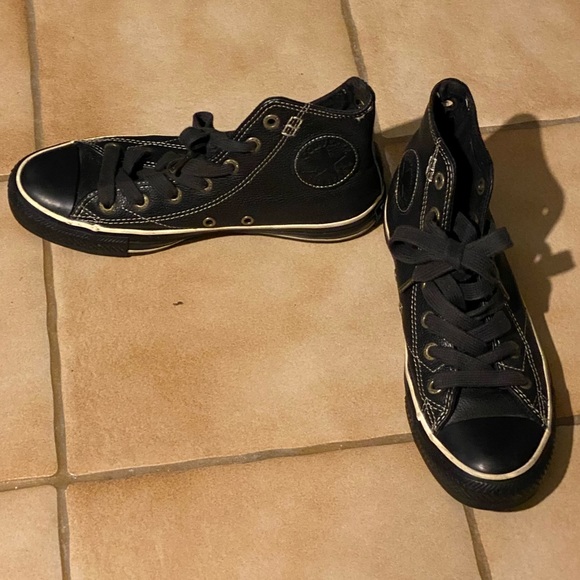 Converse - Picture 3 of 6